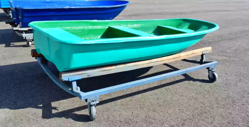 Стеклопластиковая лодка Старт (тримаран) в Саратове