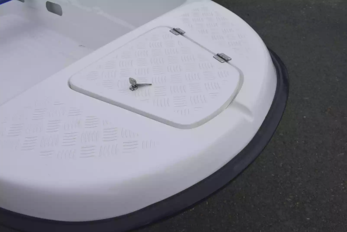 Стеклопластиковая лодка Пингвин New (тримаран) в Саратове