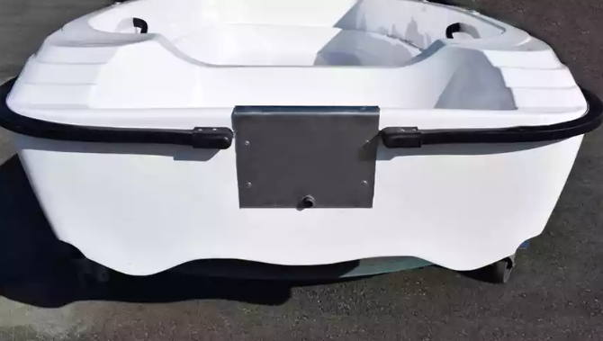 Стеклопластиковая лодка Пингвин (тримаран) в Саратове