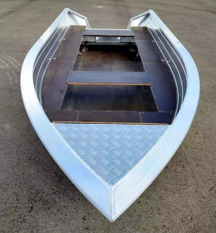 Алюминиевая лодка Неман-400 в Саратове