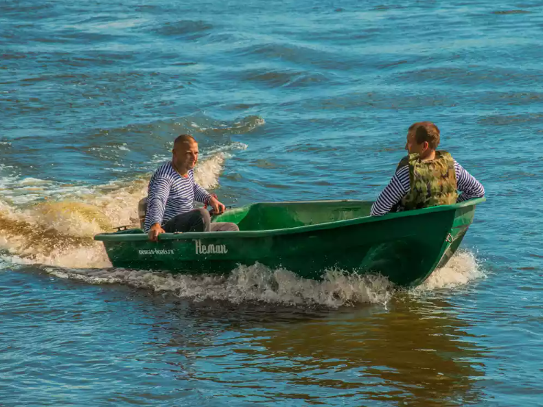 Стеклопластиковая лодка Neman-340 (тримаран) в Саратове