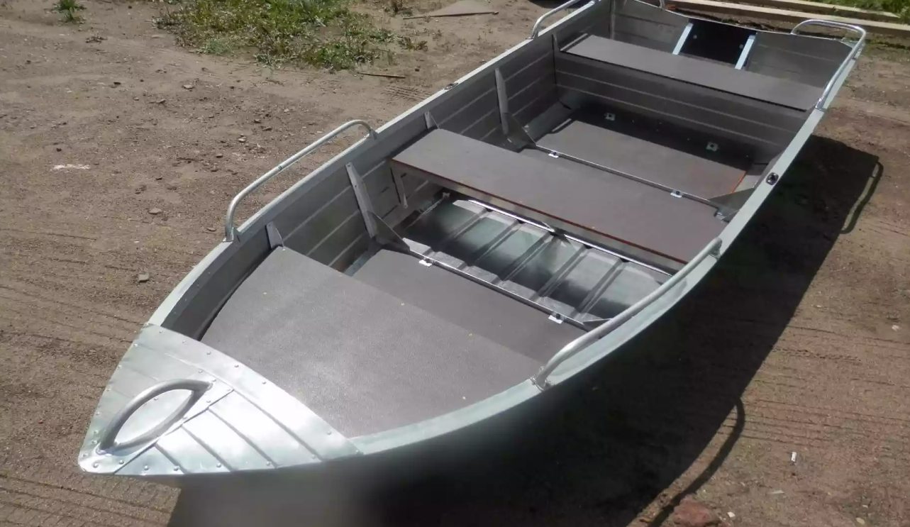 Алюминиевая лодка Вятка-Профи 32 в Саратове