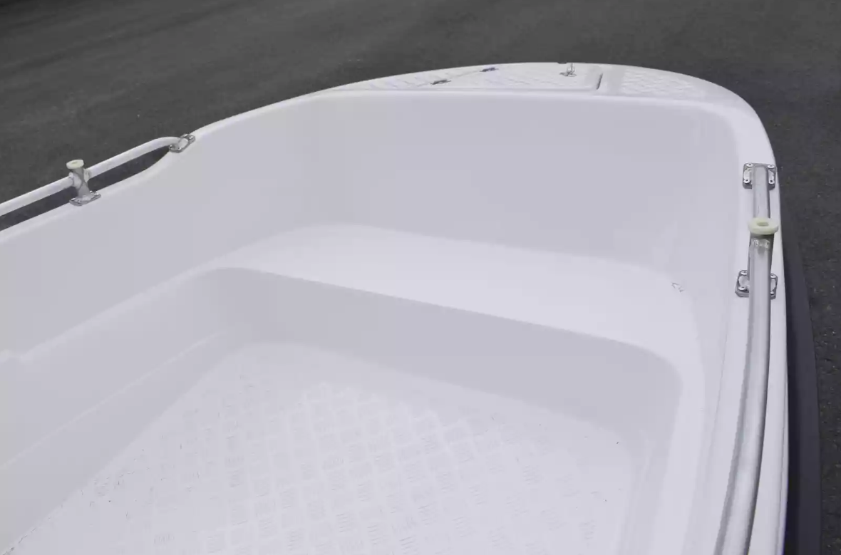 Стеклопластиковая лодка Пингвин New (тримаран) в Саратове