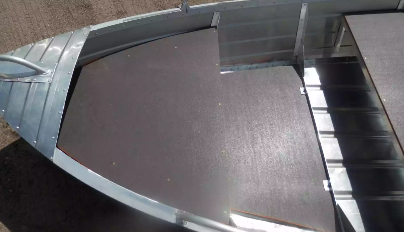 Алюминиевая лодка Вятка-Профи 32 в Саратове