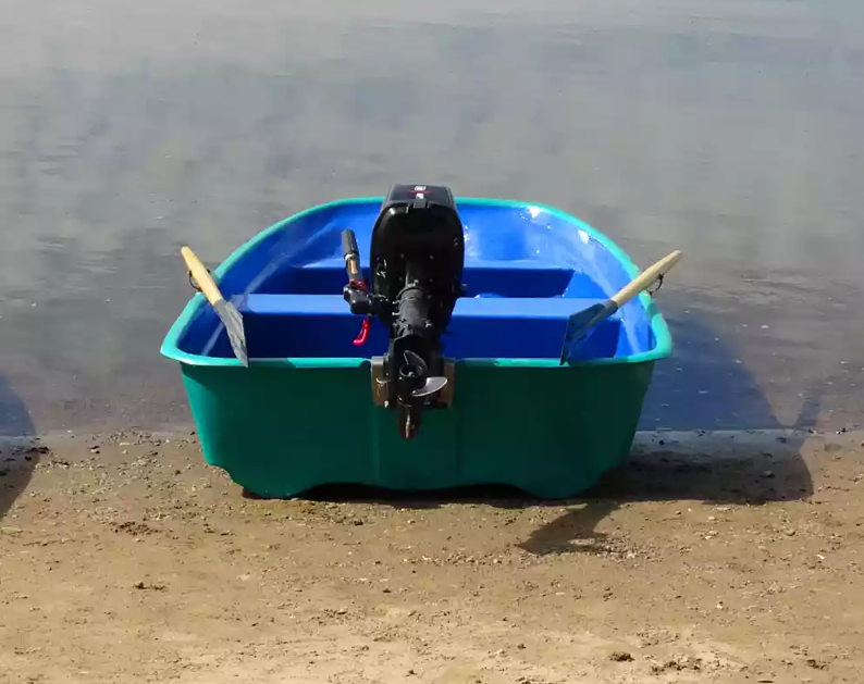 Стеклопластиковая лодка Старт (тримаран) в Саратове