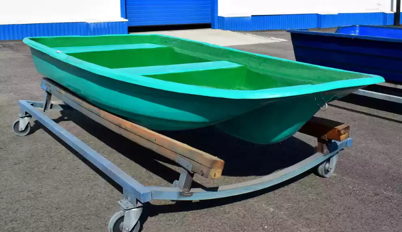 Стеклопластиковая лодка Старт (тримаран) в Саратове