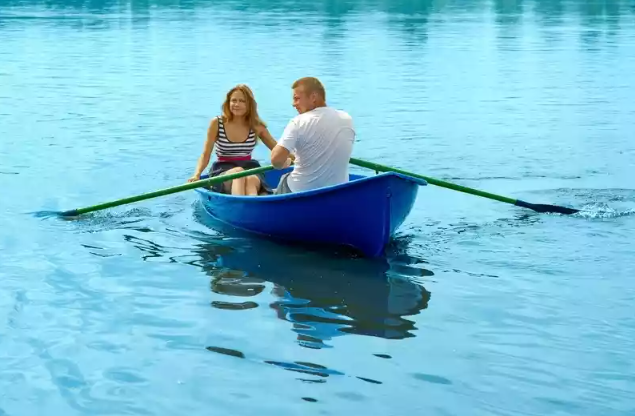 Стеклопластиковая лодка Дельфин в Саратове