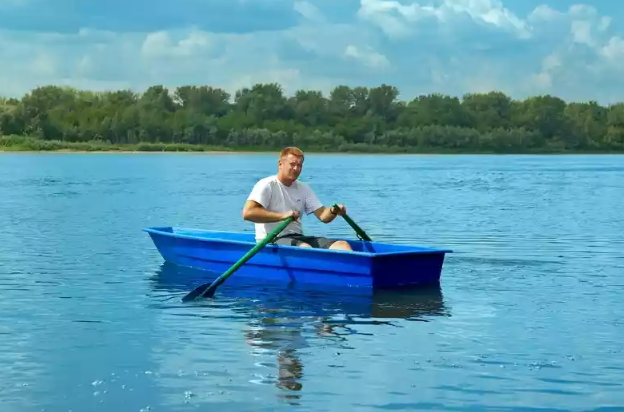 Стеклопластиковая лодка Малютка в Саратове