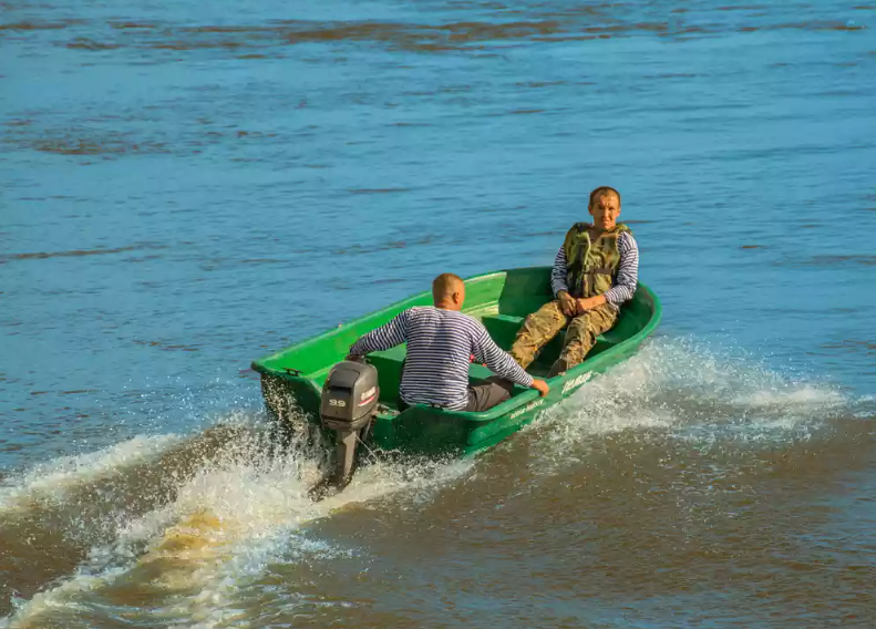 Стеклопластиковая лодка Neman-340 (тримаран) в Саратове