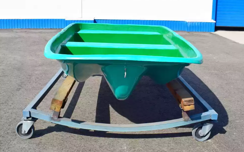 Стеклопластиковая лодка Старт (тримаран) в Саратове