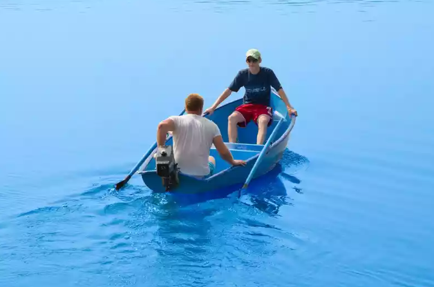 Стеклопластиковая лодка Омуль в Саратове