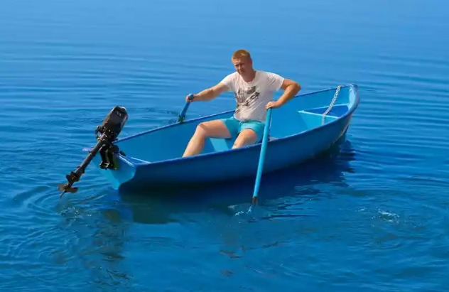 Стеклопластиковая лодка Омуль в Саратове