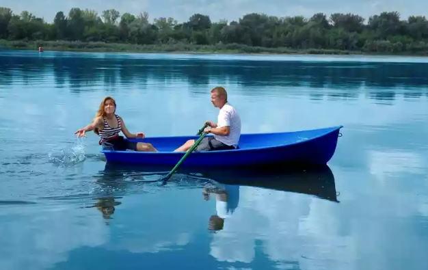 Стеклопластиковая лодка Дельфин в Саратове