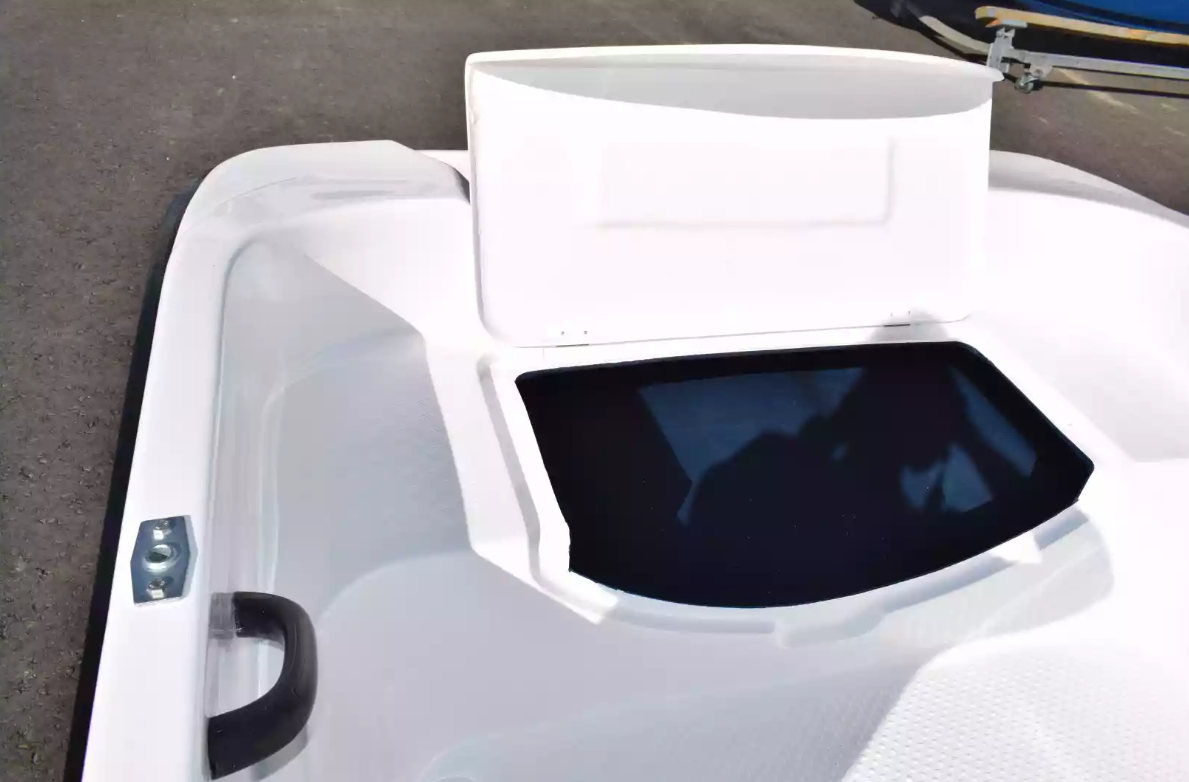 Стеклопластиковая лодка Пингвин (тримаран) в Саратове