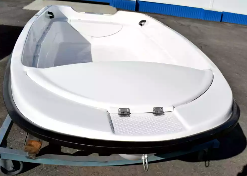 Стеклопластиковая лодка Пингвин (тримаран) в Саратове