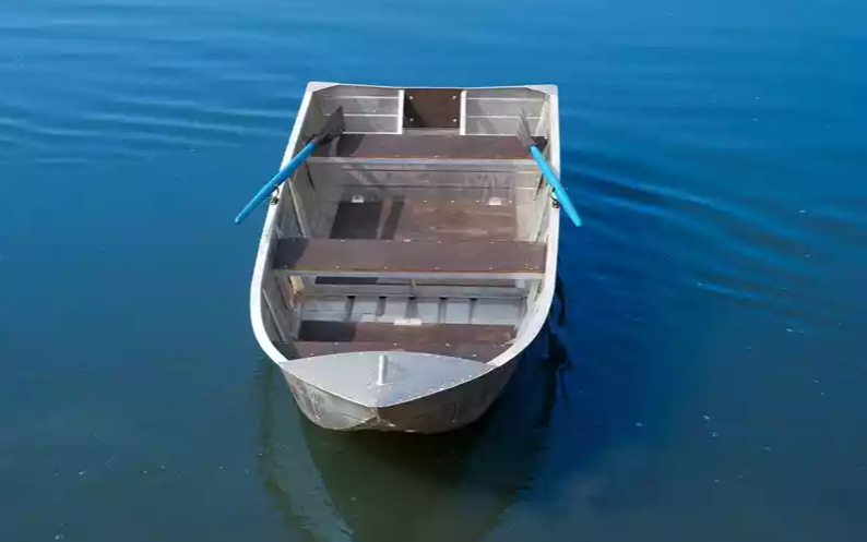 Алюминиевая лодка Вятка-Профи 37 в Саратове