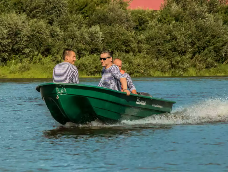 Стеклопластиковая лодка Neman-340 (тримаран) в Саратове