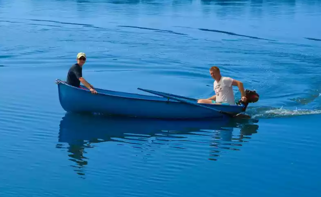 Стеклопластиковая лодка Омуль в Саратове