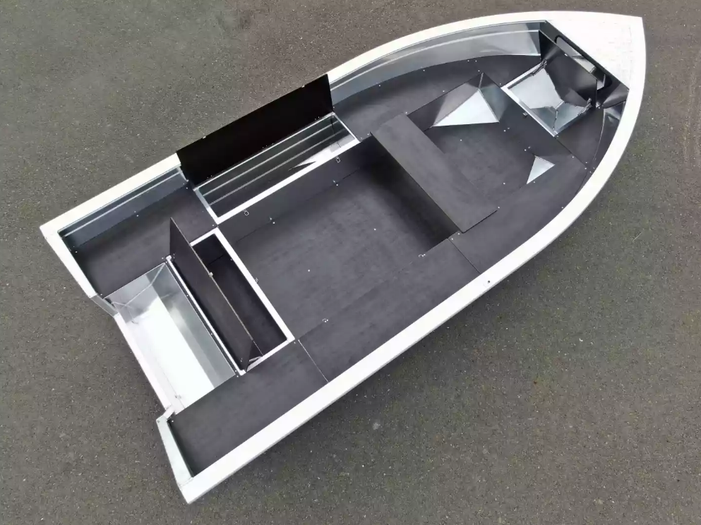 Алюминиевая лодка  Неман-420 в Саратове