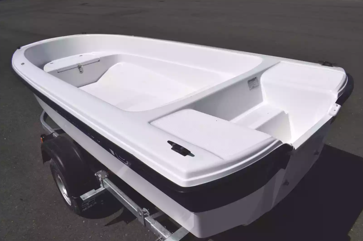 Стеклопластиковая лодка Wyatboat 430 тримаран в Саратове