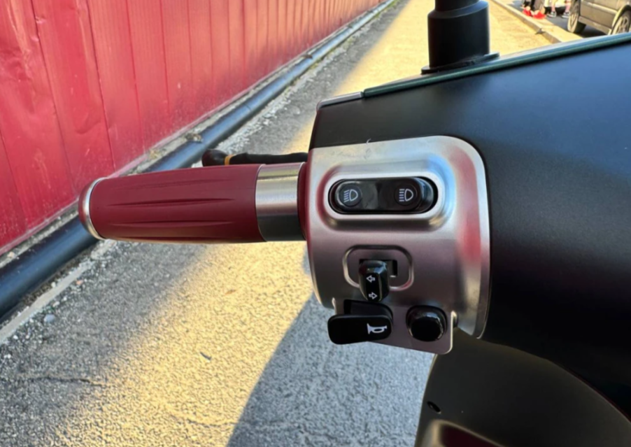 Скутер PROMAX Miami 240 (49) в Саратове