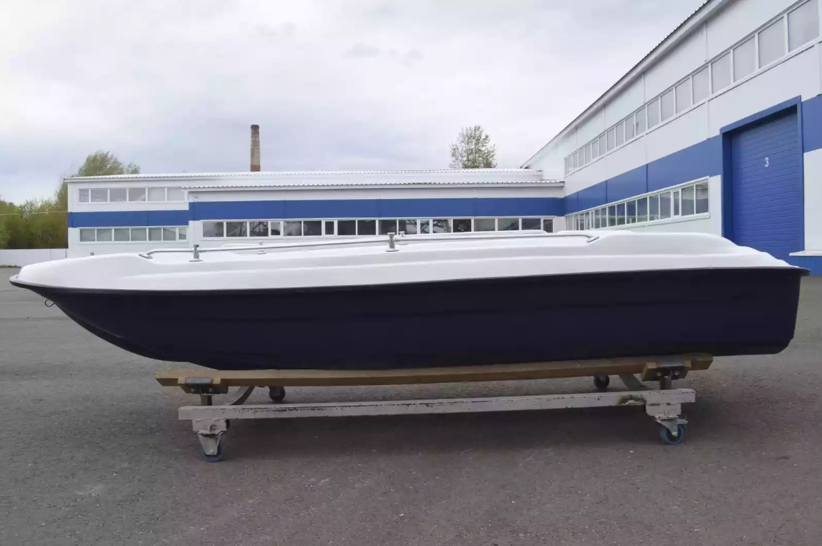 Стеклопластиковая лодка Пингвин New (тримаран) в Саратове