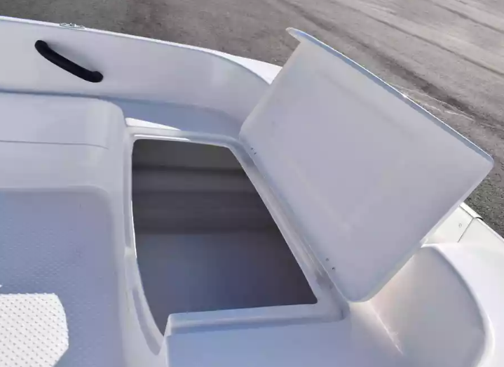 Стеклопластиковая лодка Пингвин (тримаран) в Саратове