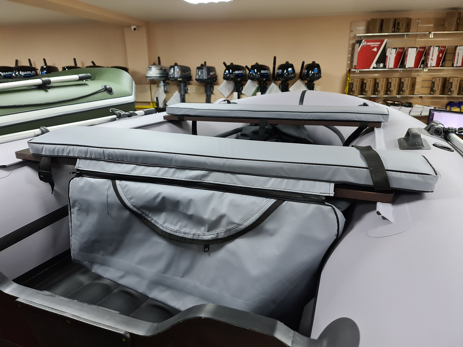 КОМПЛЕКТ МЯГКИХ НАКЛАДОК С СУМКОЙ ДЛЯ ЛОДОК 110Х20 СЕРЫЙ в Саратове