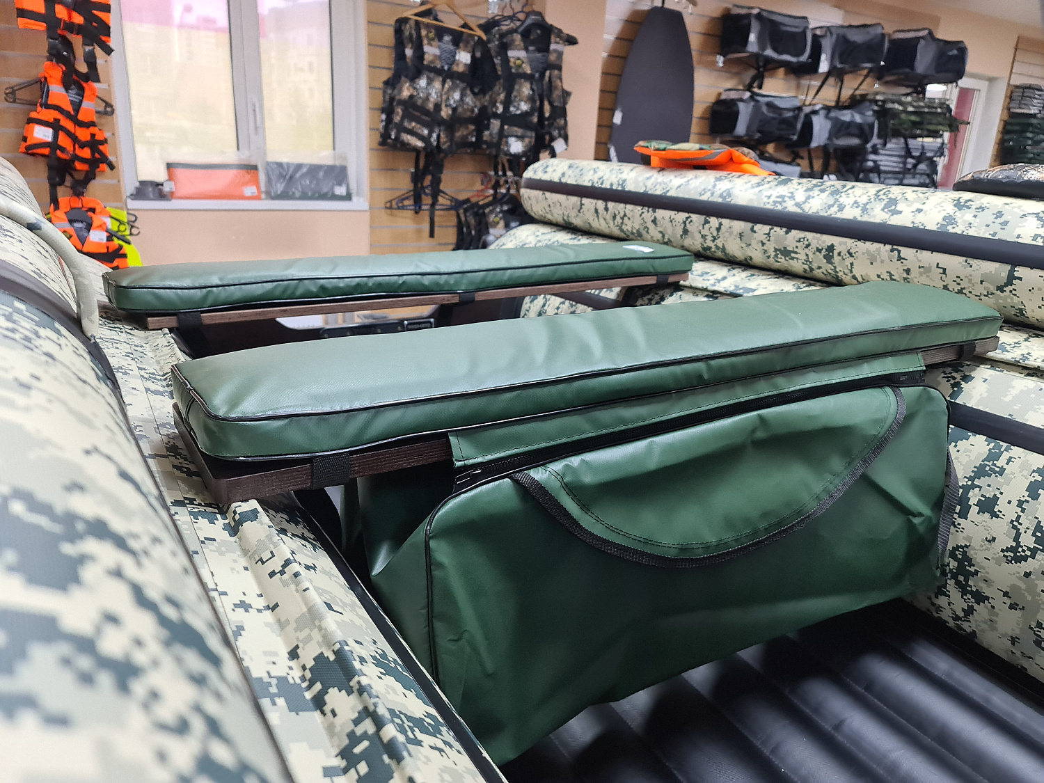 КОМПЛЕКТ МЯГКИХ НАКЛАДОК С СУМКОЙ ДЛЯ ЛОДОК 80Х20 ЗЕЛЕНЫЙ в Саратове